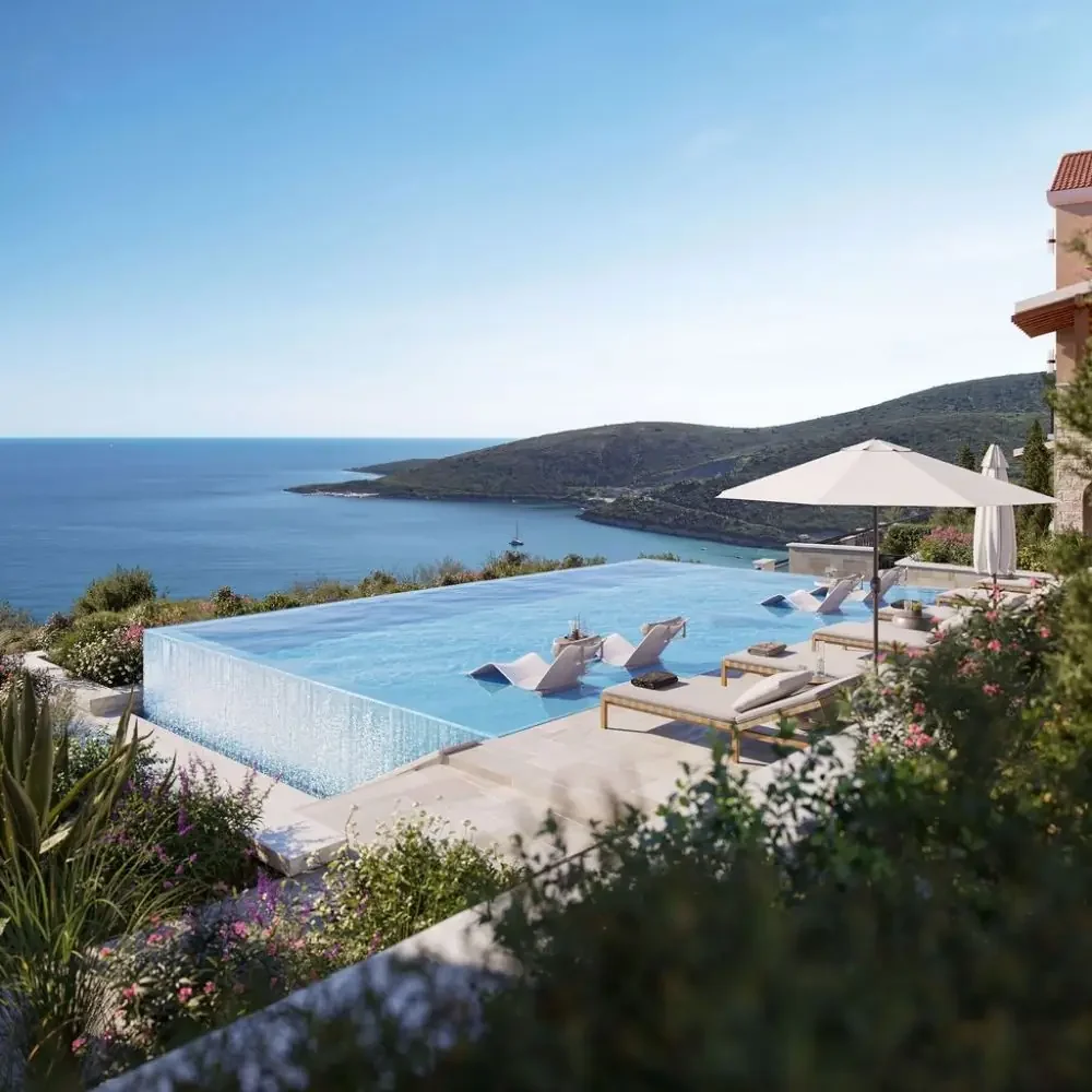 Infinity pool overlooking the Adriatic